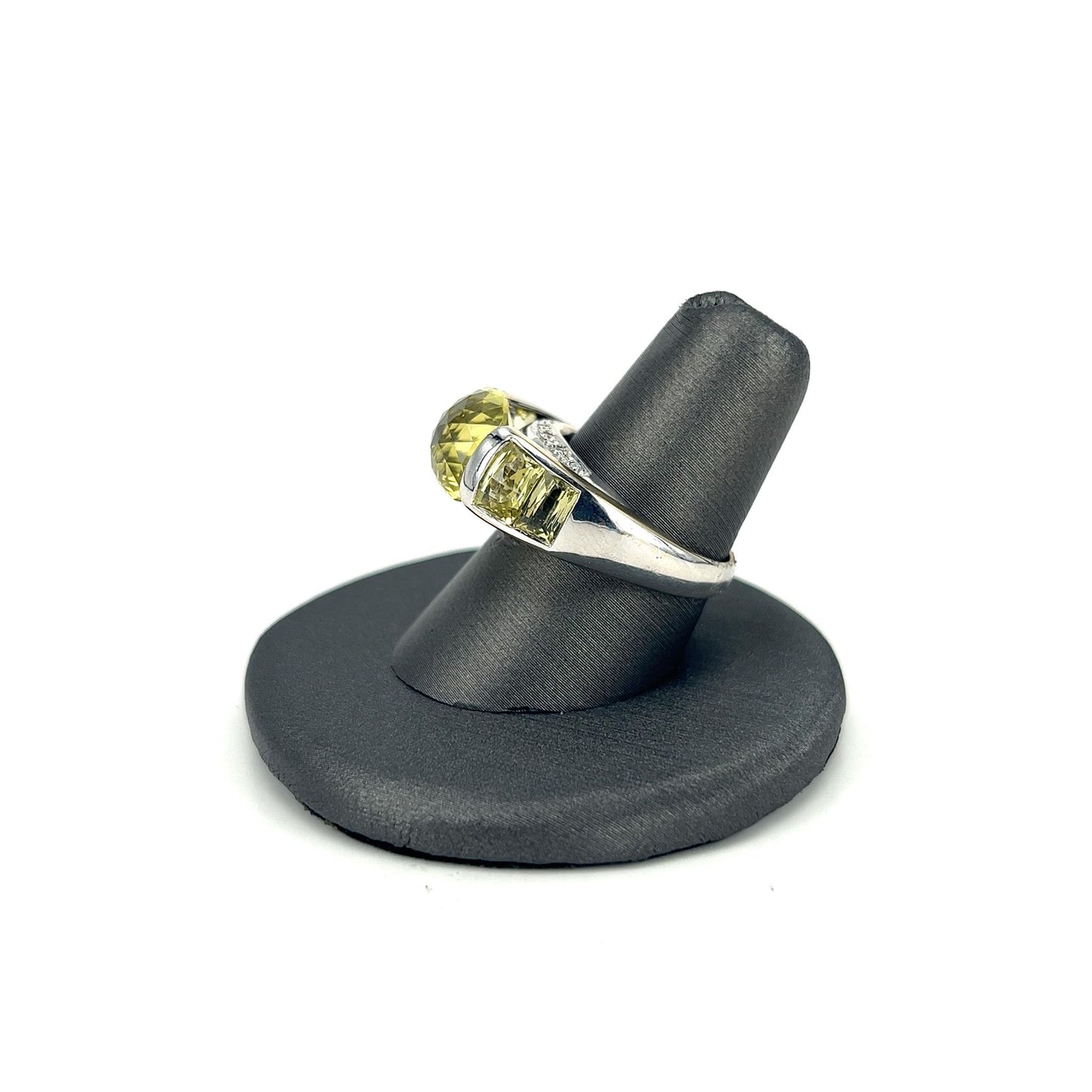 White Gold Peridot Estate Fashion Ring