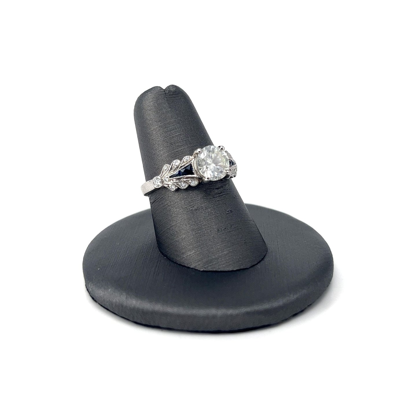 White Gold Bluffy Diamond Sapphire Ring