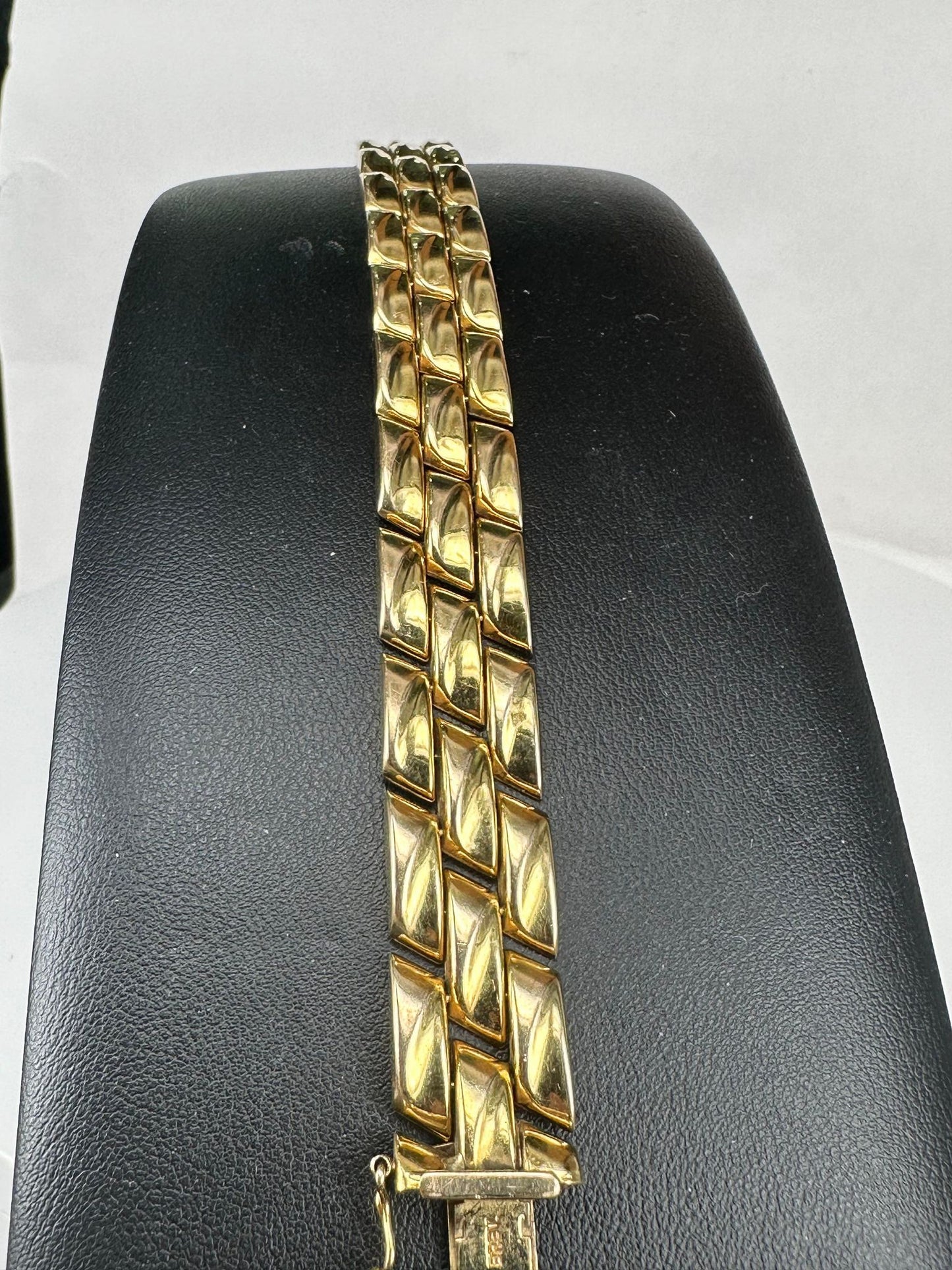 Yellow Gold Tri-Link Bracelet