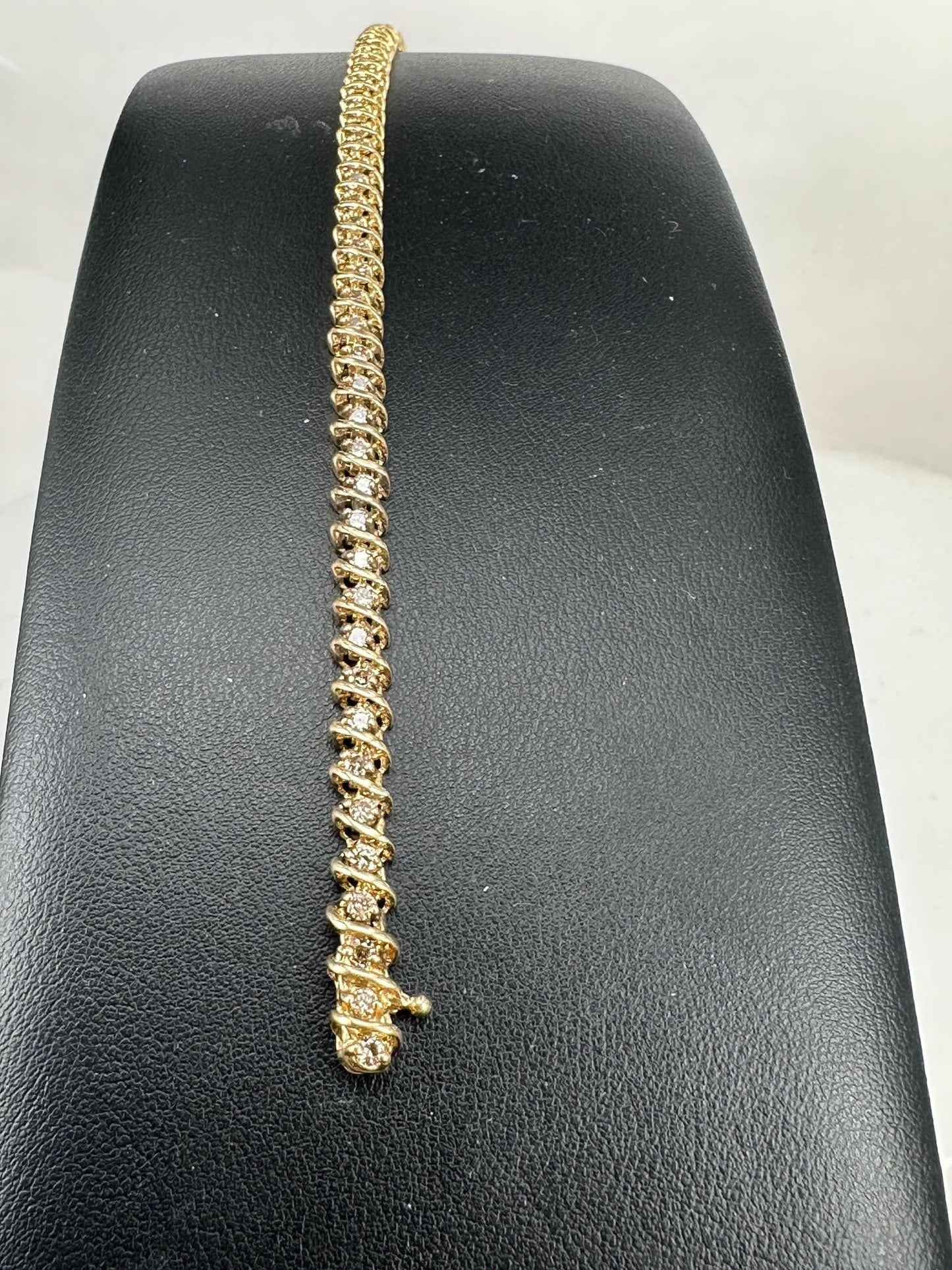 Yellow Gold Diamond Crosshatch Tennis Bracelet