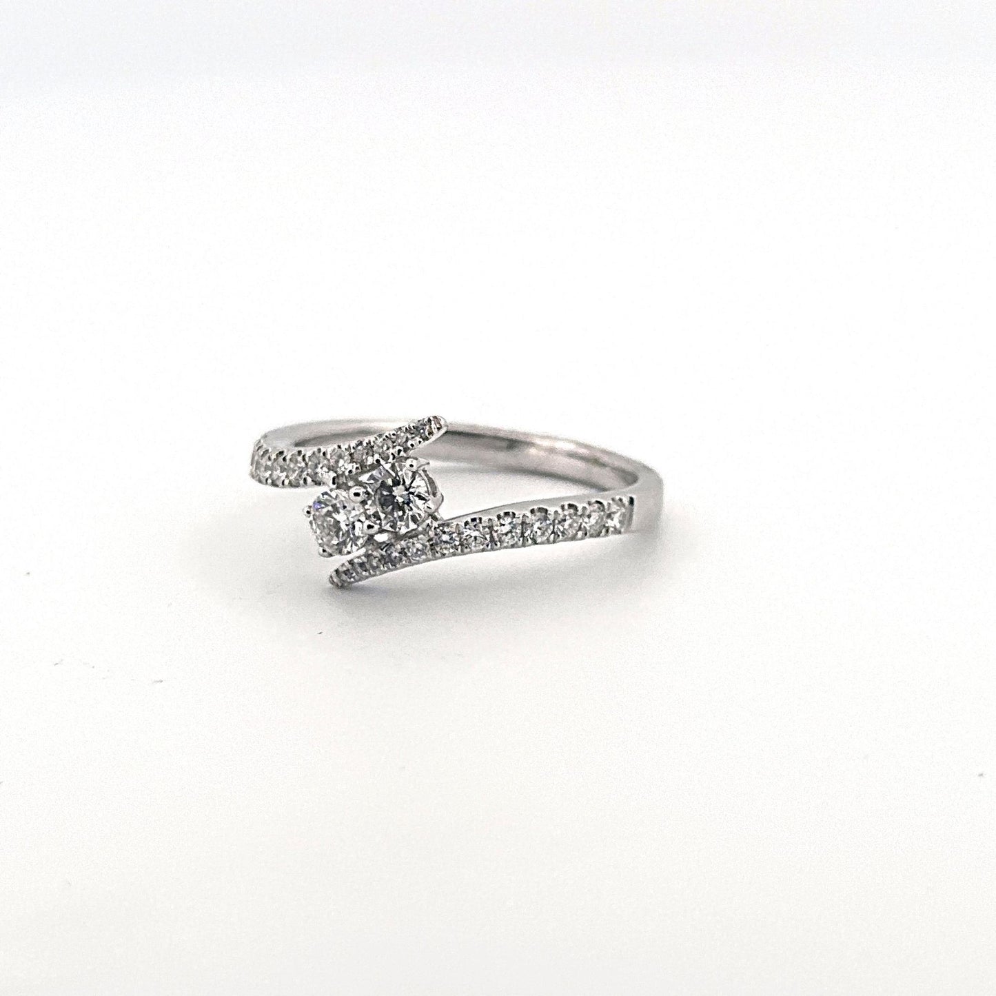 White Gold Ladies Diamond Fashion Ring