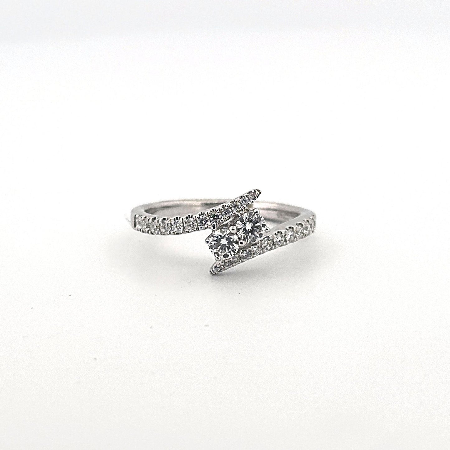 White Gold Ladies Diamond Fashion Ring