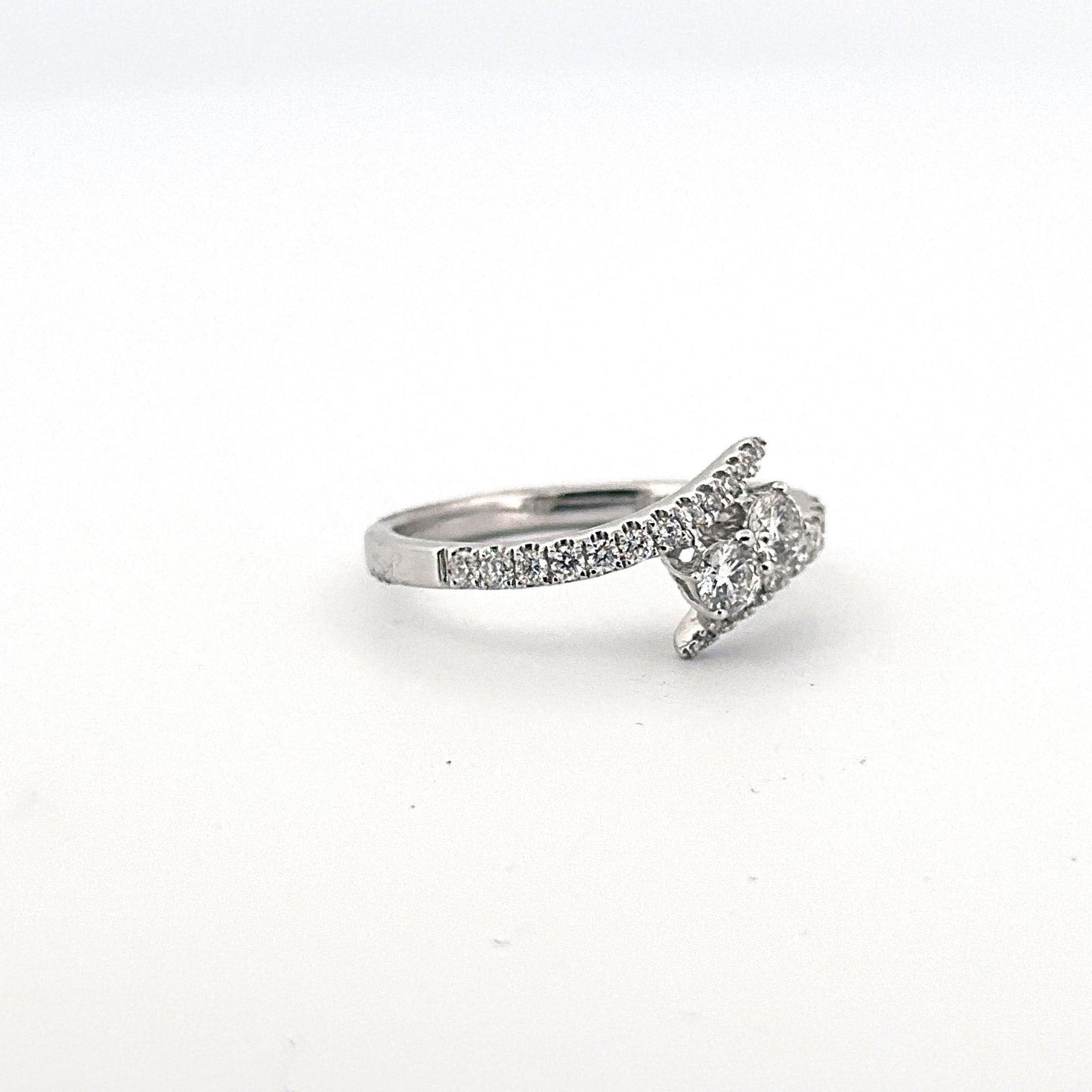 White Gold Ladies Diamond Fashion Ring