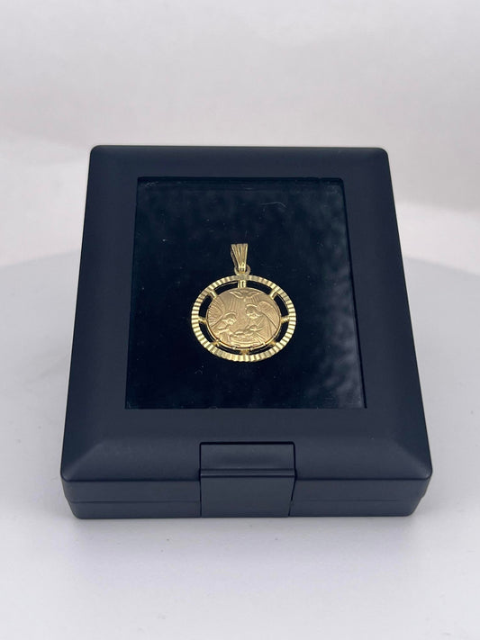 Yellow Gold Nativity Scene Pendant